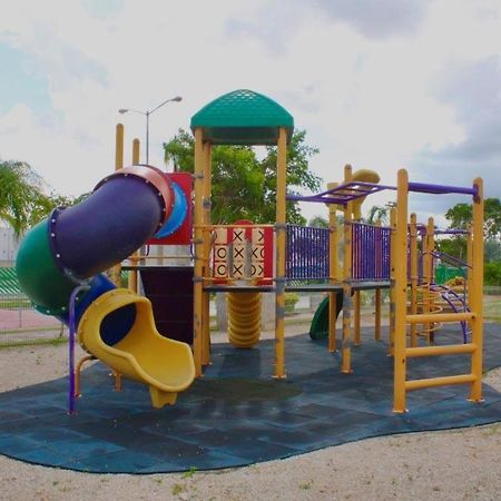 Casa Guerra En Maderos Residencial -Ideal Para Familias Cancun Exterior photo